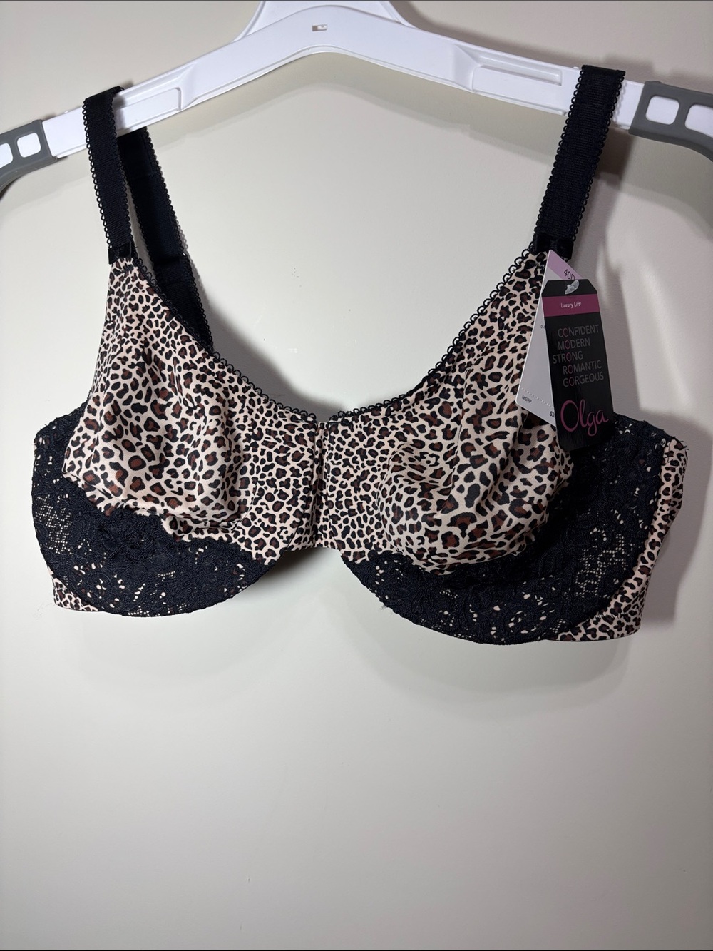 Olga Leopard Print Underwire Bra with Black Lace Trim - Picture 5 of 15